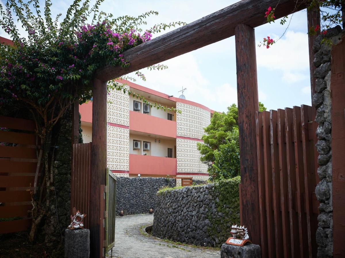 Hotel Murasakimura Yomitan Exterior photo